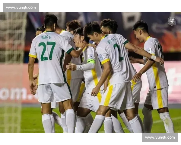 李磊 200 战获纪念球衣 与张稀哲 400 战传奇合影致敬队史 李磊 200 战获纪念球衣 与张稀哲 400 战传奇合影致敬队史